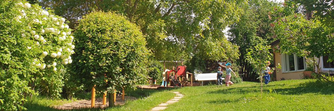 Hinterer Garten im Kinderhaus SPIEL MIT UNS, Kindergartenland e.V.